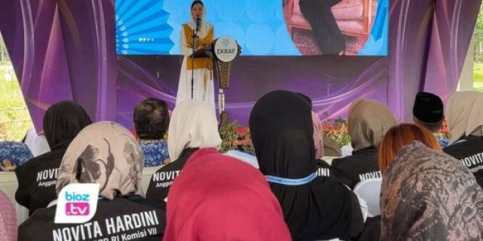 Novita Hardini mendorong 157 desa di Trenggalek mengembangkan ekonomi kreatif
