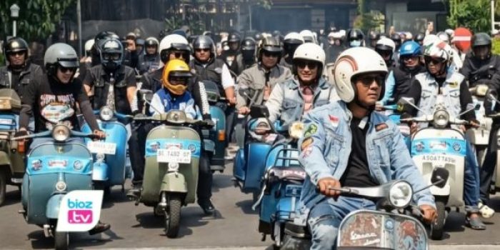 Bumi Yakso Berscooter di Trenggalek mengajak komunitas Vespa mempromosikan wisata Pantai Prigi,