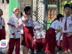 Ditengah Kekurangan 480 Guru SD, Dinas Pendidikan Trenggalek Matangkan 5 Hari Sekolah Dinas Pendidikan juga mematangkan konsep lima hari sekolah dan melanjutkan pelatihan penggunaan Smart TV.