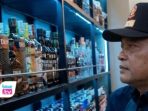 Satpol PP Trenggalek Temukan Miras Beralkohol 43 Persen di Ruko Jaas, Gerai Resmi Disegel Satpol PP Trenggalek menemukan miras berkadar alkohol 43 persen di Ruko Jaas.