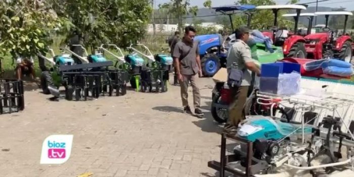 Gapoktan Sumber Alam Desa Margomulyo, Watulimo, Trenggalek, menyiapkan sistem sewa alsintan bantuan APBN dengan tarif lebih murah untuk petani